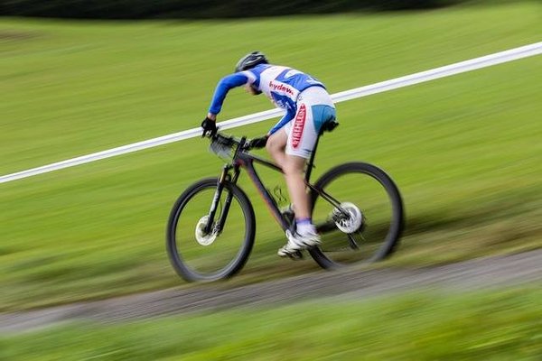 Vélos de course sportifs : Les machines qui battent des records !